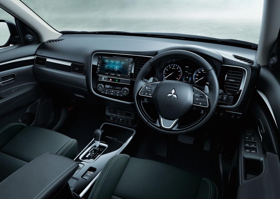 Торпедо Mitsubishi Outlander 2018 года  (JP) (фото 3 из 3)